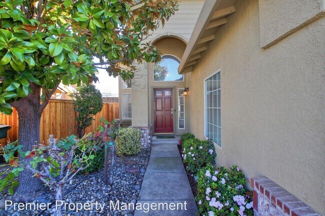 Foto del edificio - 4 br, 2.5 bath House - 5901 Pebble Creek Dr.