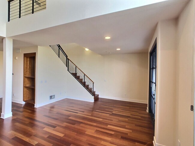 Foto del edificio - BRIGHT, SPACIOUS 1BD/1.5BA LOFT IN JAPANTOWN - DOWNTOWN SAN JOSE