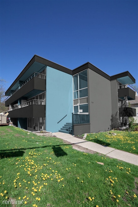 Building Photo - 728 S Main St