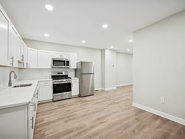 Photo - 5959 Windsor Ave Townhome