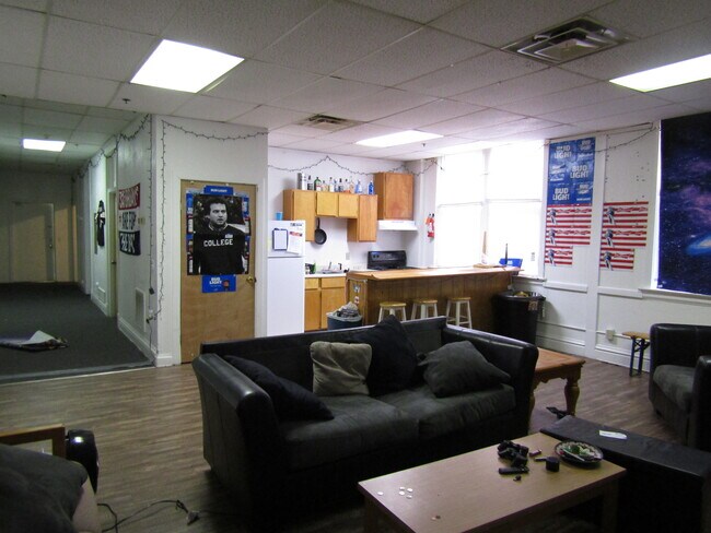 Foto del edificio - 18 S Court St