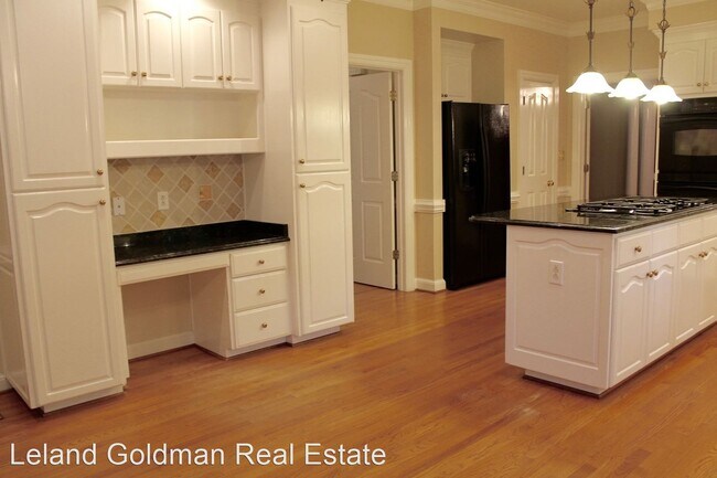 Building Photo - 5 br, 3 bath House - 1236 Barn Brook Road