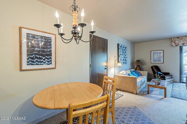 Foto del edificio - Sharp & Convenient 1 Bed. Condo that Can b...