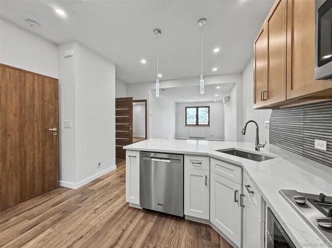 Foto del edificio - 71-11 72nd St