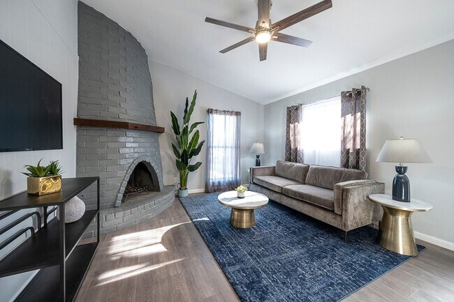 Foto del edificio - 4900 Hawk Cove