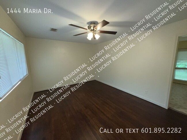 Foto del edificio - 1444 Maria Dr