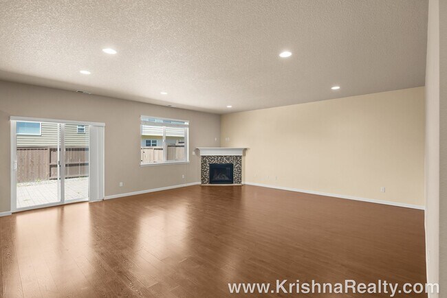 Foto del edificio - Beautiful Corner Lot 5 Bed | 2.5 Bath | W/ Bonus Room | Single Family Home in North Bethany Commu...