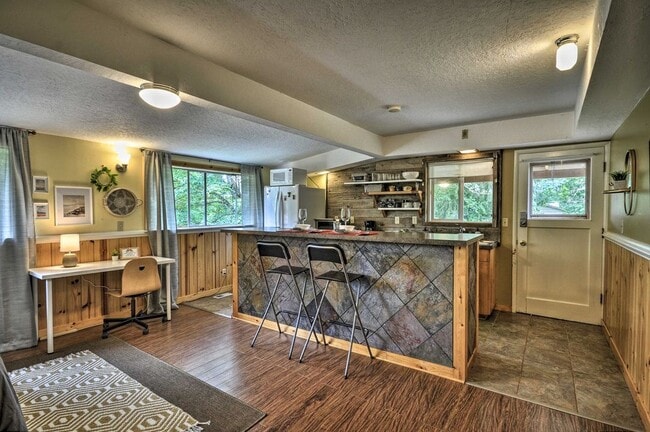 Photo - 11352 NE Fargo St Apartment