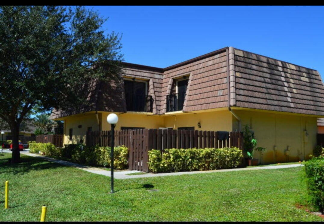 Foto principal - 4200 Turnberry Cir