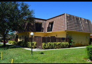Building Photo - 4200 Turnberry Cir