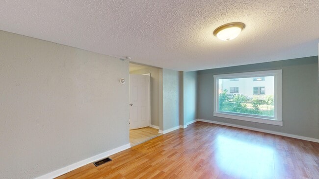 Building Photo - 3063 W 47th St