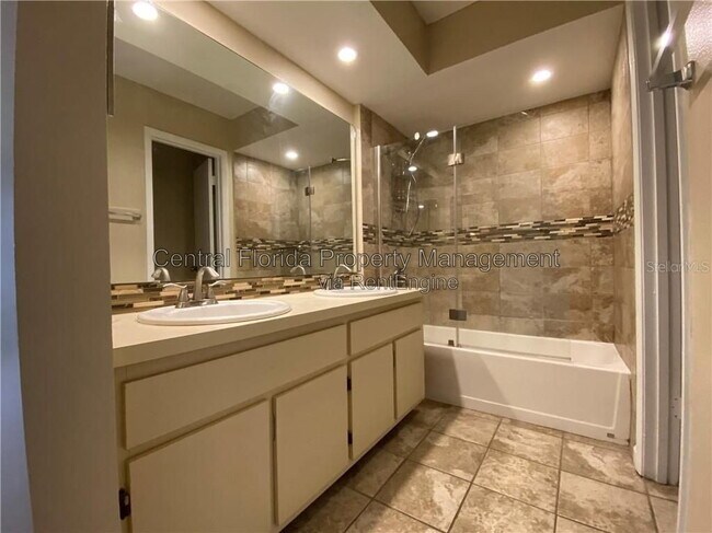 Building Photo - 587 Northbridge Dr