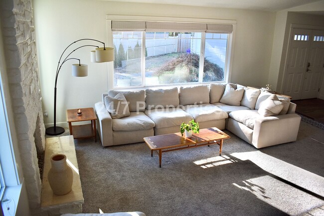 Foto del edificio - Comfortable Living with a Generous Yard in Gladstone