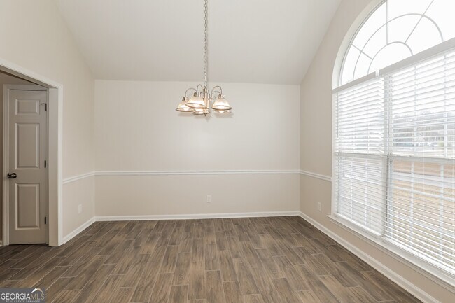 Foto del edificio - 7434 Chad's Cir