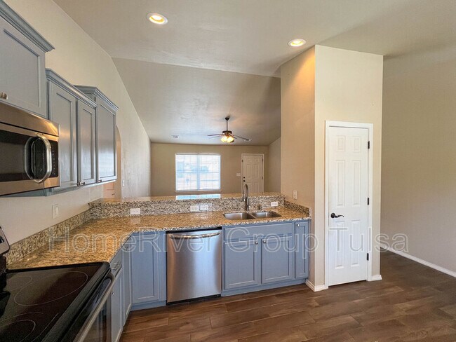 Building Photo - 8611 S 264th E Ave