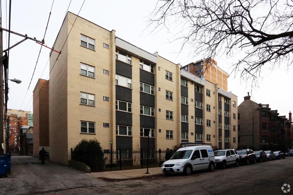 Foto del edificio - 3161 N Cambridge Ave