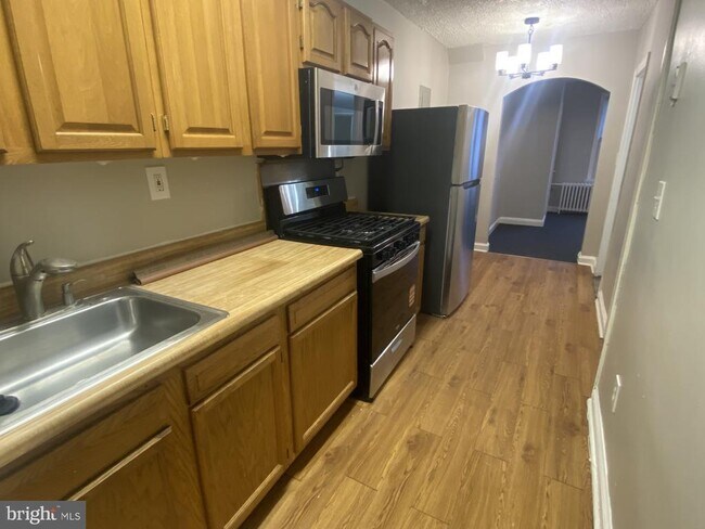 Building Photo - 1723 H St NE