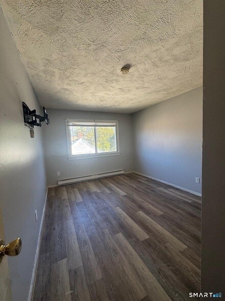 Foto del edificio - 250 N Bishop Ave