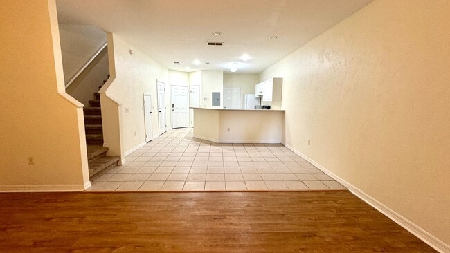 Building Photo - The Greens 2BR Townhome with garage!