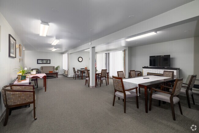 Casa club - Evergreen Square of Cudahy - Senior/Disabled