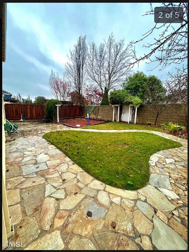 Building Photo - 4 br, 3 bath House - 22736 Canyon Ct