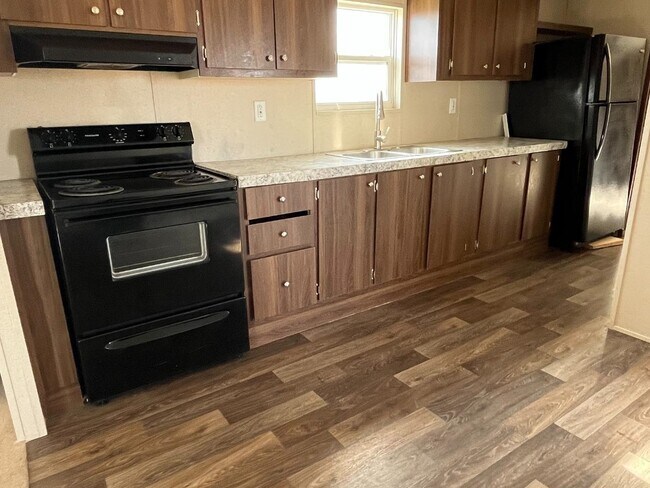 Building Photo - 124 Cutleaf Ct