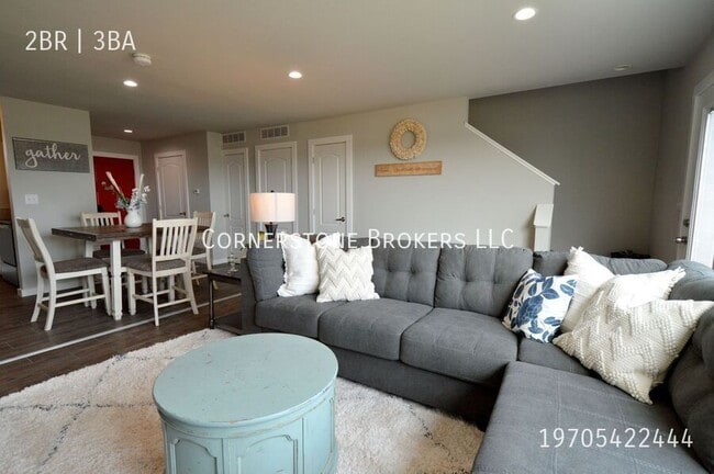 Building Photo - 217 Drai St