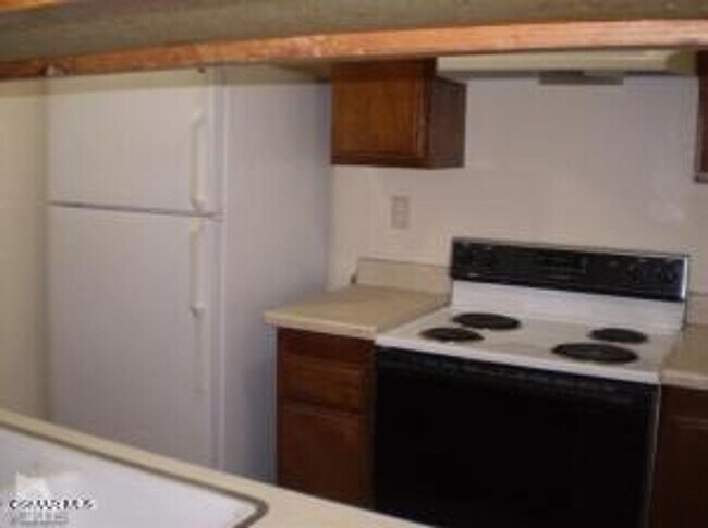 Building Photo - Annandale Whispering Pines, 2+2 condominiu...