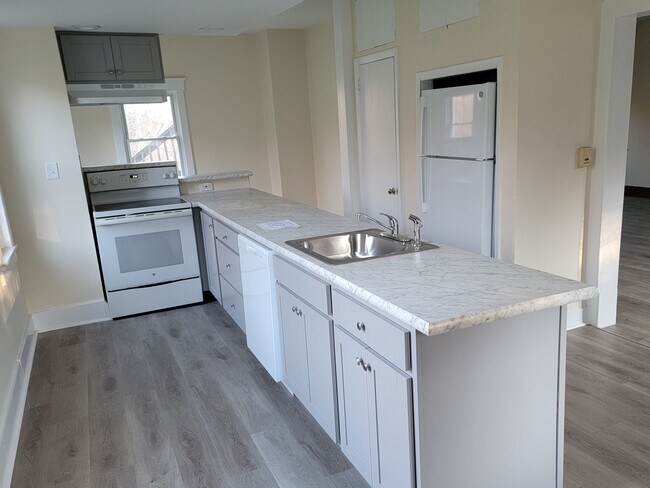 Foto del edificio - 372 Lammey Rd