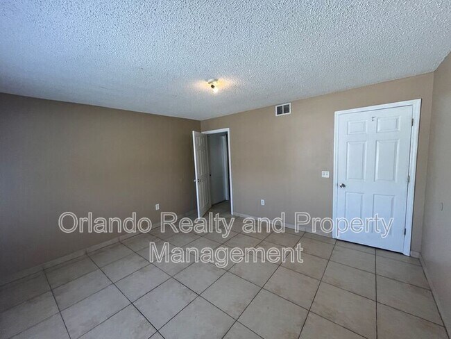 Foto del edificio - 204 Canterbury Ct