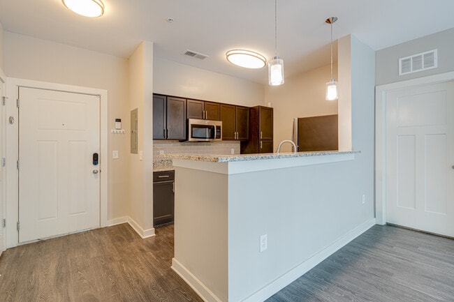Building Photo - 414 Rosedale Ave