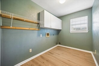Building Photo - 9806 Gold Cup Way