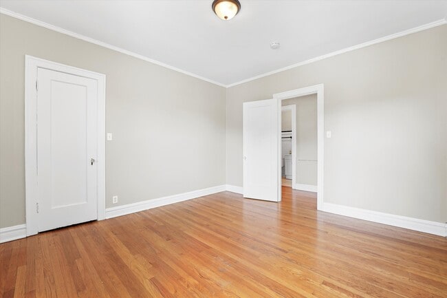 Foto del edificio - 36 Lawton Rd