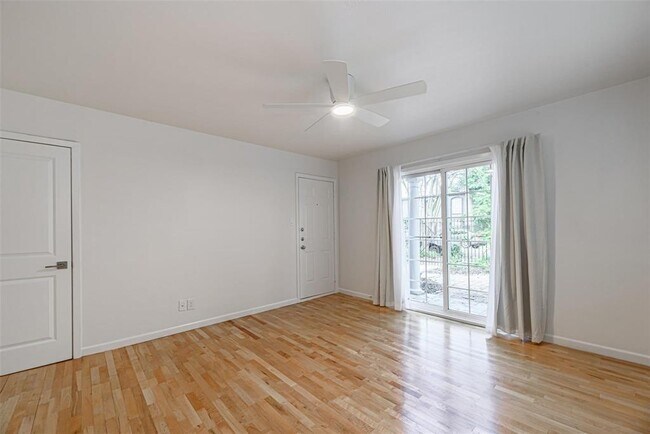 Foto del edificio - 210 Emerson St