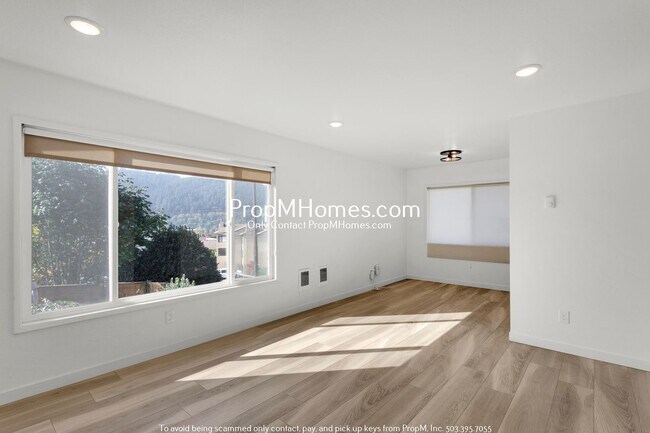 Foto del edificio - Updated Two Bedroom Unit w/ St Johns Views!