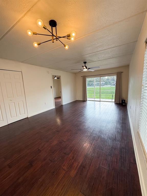 Foto del edificio - 4410 White Pine Ave