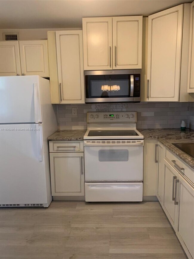 Foto del edificio - 1830 SW 81st Ave