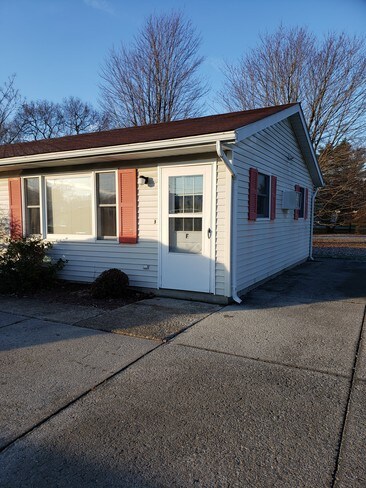 Building Photo - 68 Old State Rd S