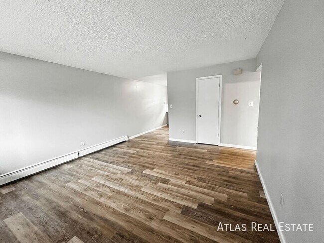 Foto del edificio - 2112 Friendship Pl