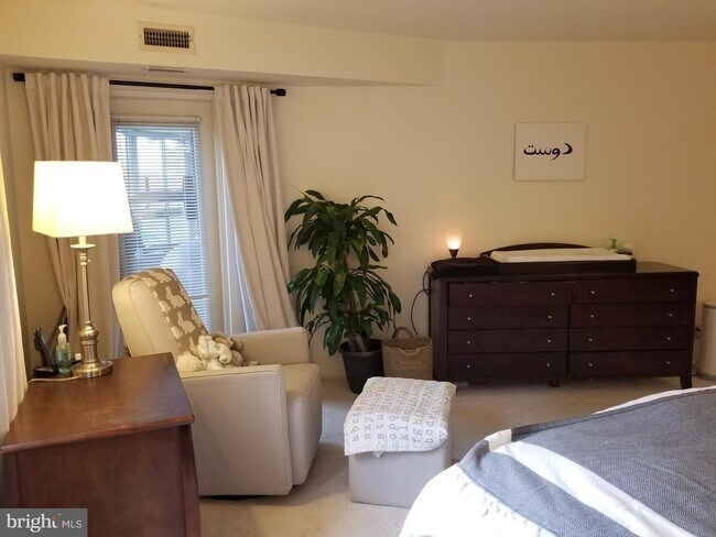 Foto del edificio - 1600 N Oak St