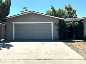 Building Photo - 609 Fort Sumpter Dr