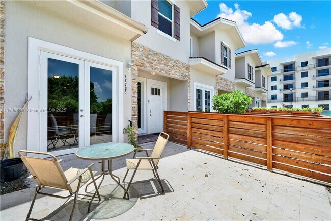 Foto del edificio - 12783 SW 247th St