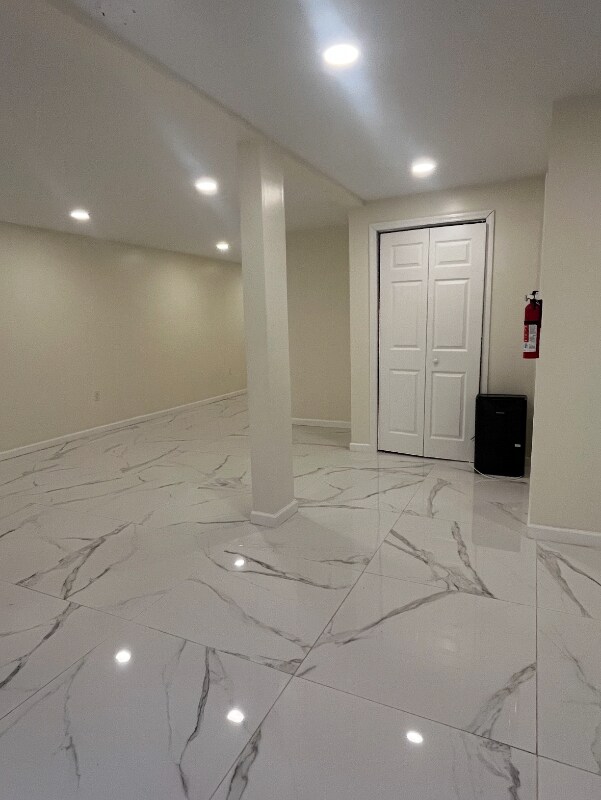 Foto del edificio - 222 Snowy Oak Rd