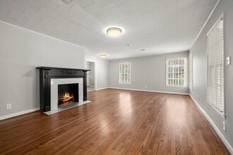 Building Photo - 6438 Pinehurst Dr