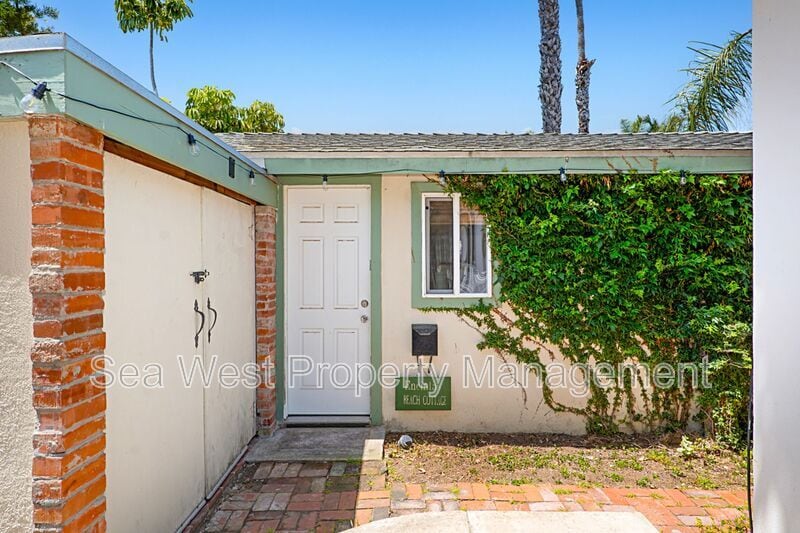 250 Melrose Ave Unit 2, Encinitas, CA 92024 Condo for Rent in Encinitas, CA