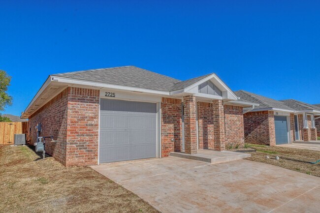 Building Photo - New Construction in Varenna Landing! Storm shelter and lawn care included!