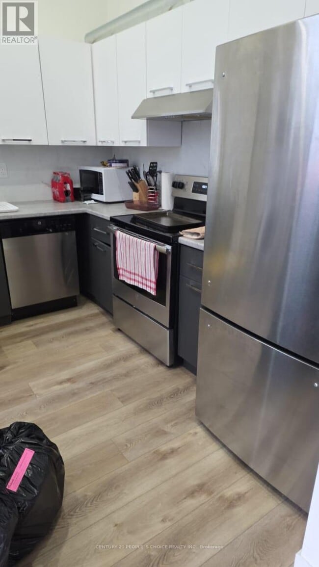 Photo du bâtiment - 692 Dundas St