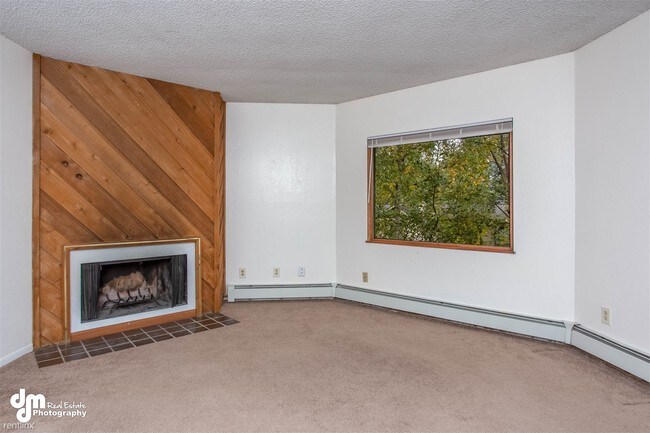 Building Photo - 2 br, 1 bath Apartment - 3324 Lee St Apt 6
