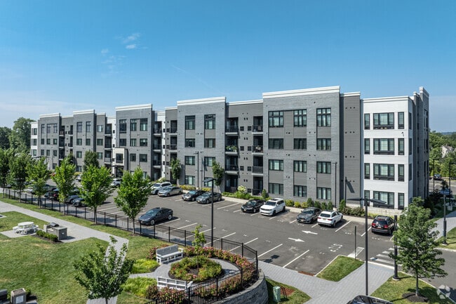 Building Photo - Grove Crossing