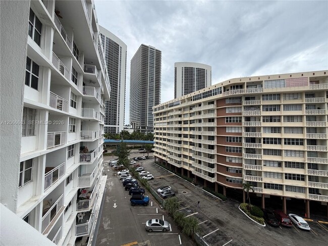 Building Photo - 1801 S Ocean Dr